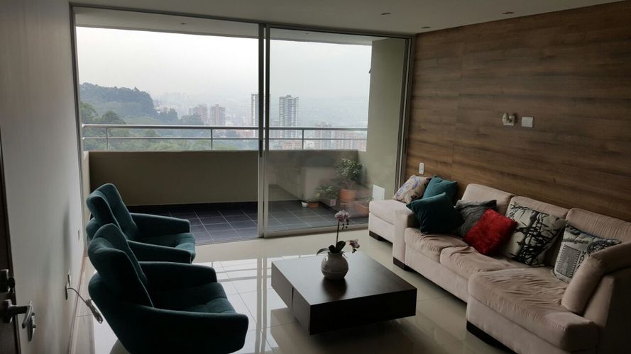 Apartamento de 3 alcobas en arriendo en Loma Del Indio, Medellín, 90 m² · foto 2 de 20