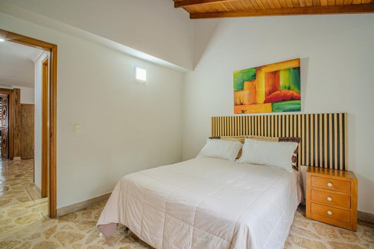 Casa de 4 alcobas en arriendo en El Poblado, Medellín, 300 m² · foto 17 de 20