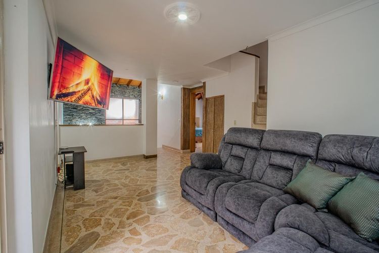 Casa de 4 alcobas en arriendo en El Poblado, Medellín, 300 m² · foto 4 de 20