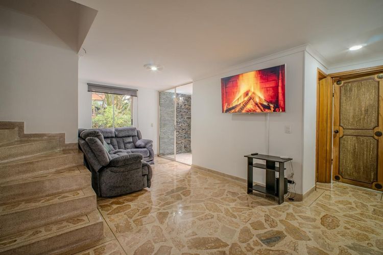 Casa de 4 alcobas en arriendo en El Poblado, Medellín, 300 m² · foto 5 de 20