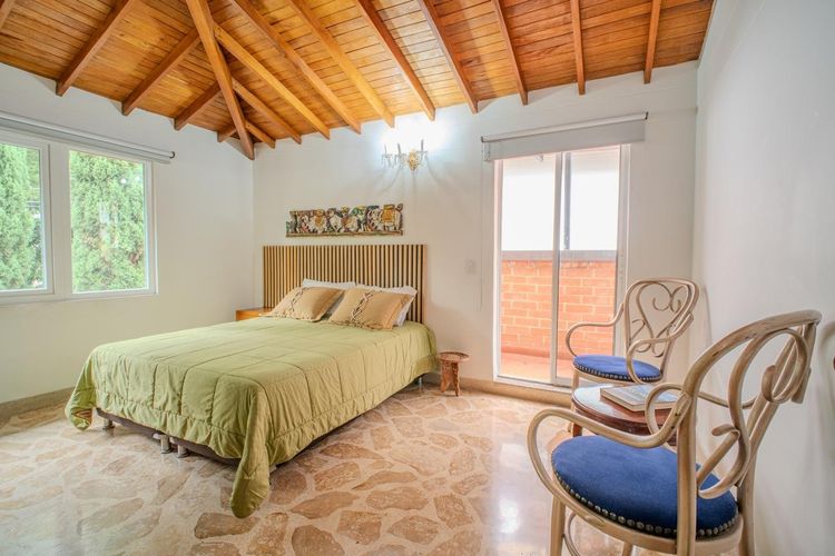 Casa de 4 alcobas en arriendo en El Poblado, Medellín, 300 m² · foto 15 de 20