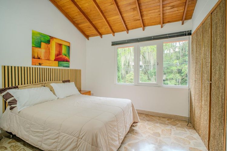 Casa de 4 alcobas en arriendo en El Poblado, Medellín, 300 m² · foto 16 de 20