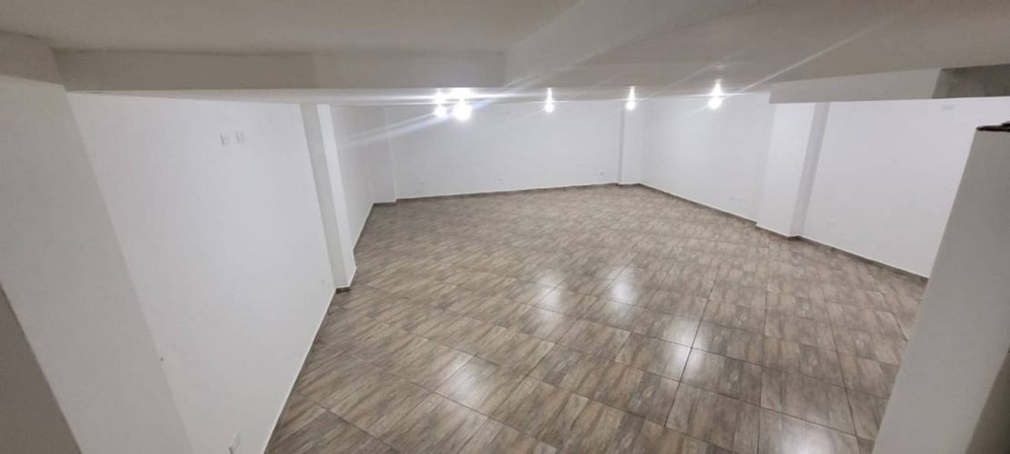 Local en arriendo en El Dorado, Envigado, 155 m² · foto 2 de 5