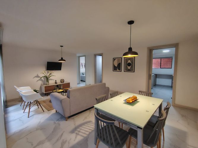Apartamento de 2 alcobas en arriendo en El Poblado, Medellín, 82 m² · foto 3 de 17
