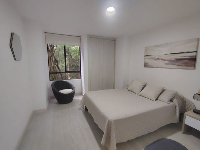 Apartamento de 2 alcobas en arriendo en El Poblado, Medellín, 82 m² · foto 13 de 17