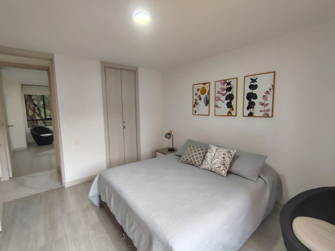 Apartamento de 2 alcobas en arriendo en El Poblado, Medellín, 82 m² · foto 11 de 17