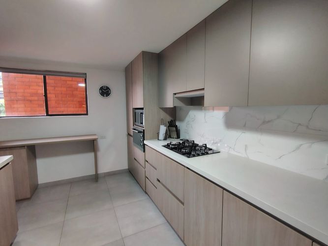 Apartamento de 2 alcobas en arriendo en El Poblado, Medellín, 82 m² · foto 7 de 17