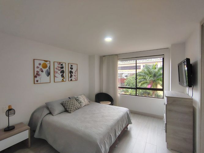 Apartamento de 2 alcobas en arriendo en El Poblado, Medellín, 82 m² · foto 9 de 17