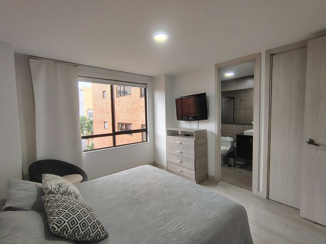 Apartamento de 2 alcobas en arriendo en El Poblado, Medellín, 82 m² · foto 10 de 17