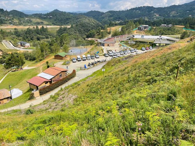 Lote en venta en Loma Del Escobero, Envigado, 2650 m² · foto 3 de 13