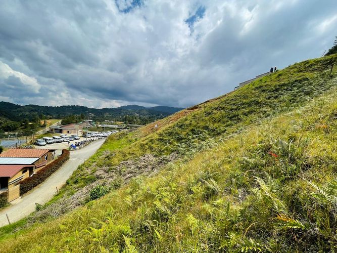 Lote en venta en Loma Del Escobero, Envigado, 2650 m² · foto 7 de 13