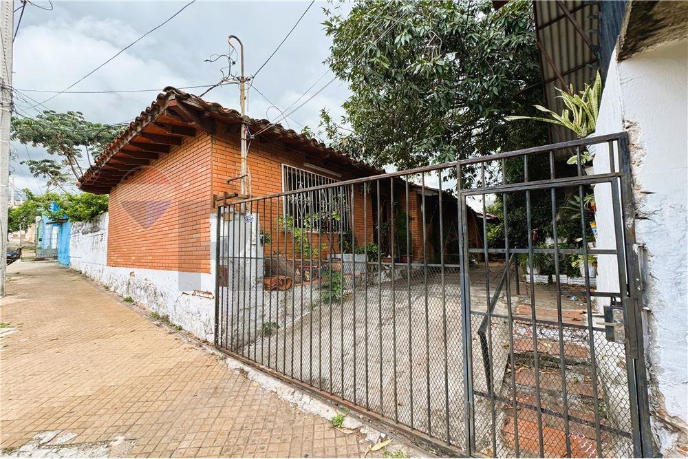 AMPLIA PROPIEDAD EN ESQUINA EN VENTA. ASUNCIÓN — foto 3