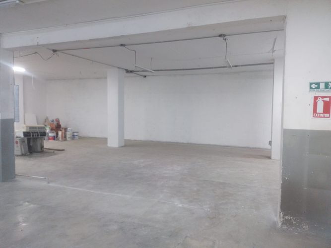 Bodega en venta en El Poblado, Medellín, 1490 m² · foto 5 de 19