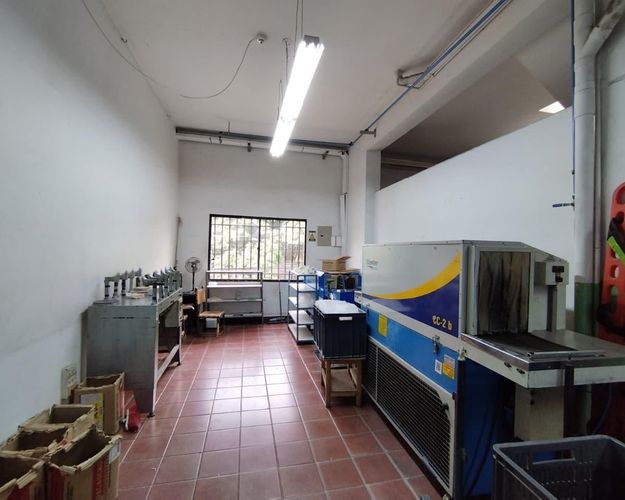 Bodega en venta en El Poblado, Medellín, 1490 m² · foto 11 de 19