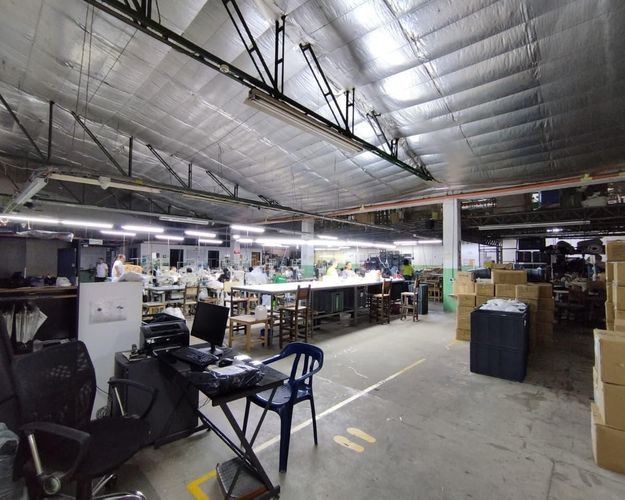 Bodega en venta en El Poblado, Medellín, 1490 m² · foto 15 de 19