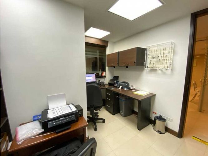 Oficina en venta en Aeroparque Juan Pablo Ii, Medellín, 728 m² · foto 12 de 24