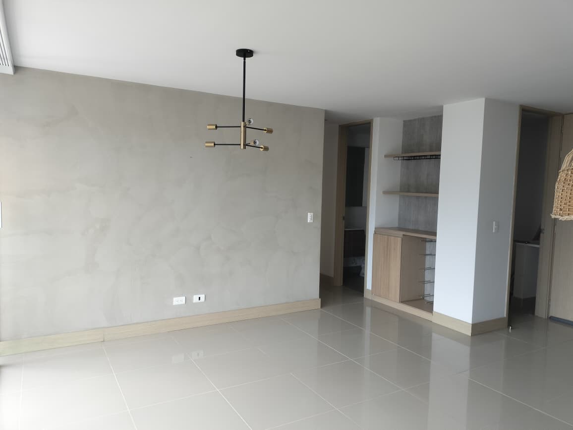 Apartamento en venta en El Poblado, Medellín · foto 2 de 16