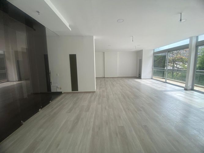 Oficina en arriendo en El Poblado, Medellín, 130 m² · foto 6 de 18