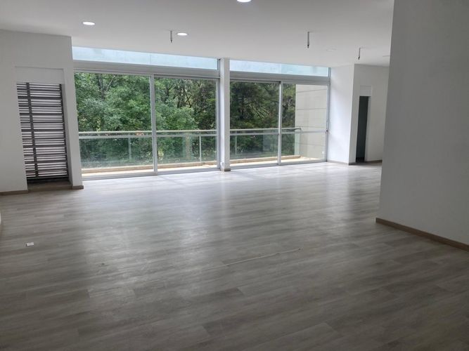 Oficina en arriendo en El Poblado, Medellín, 130 m² · foto 2 de 18