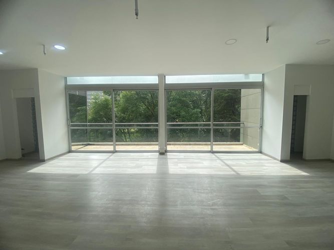 Oficina en arriendo en El Poblado, Medellín, 130 m² · foto 3 de 18
