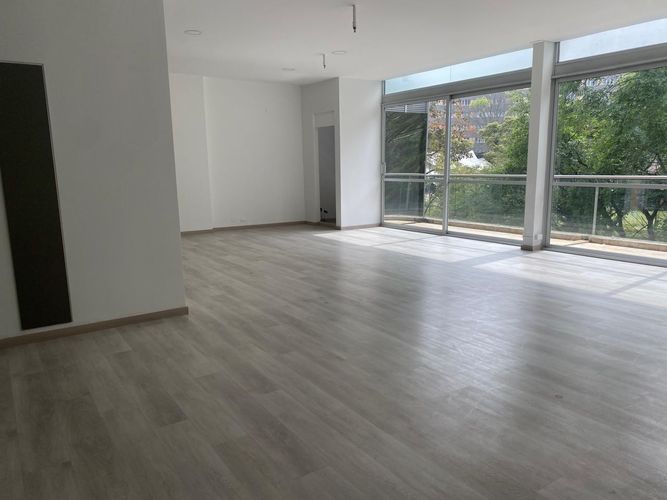 Oficina en arriendo en El Poblado, Medellín, 130 m² · foto 5 de 18