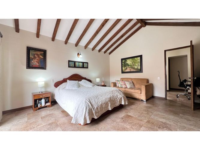 Casa de 5 alcobas en venta en San Antonio De Pereira, Rionegro, 142 m² · foto 2 de 9