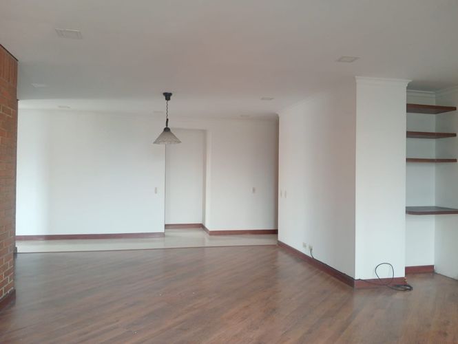 Apartamento de 3 alcobas en arriendo en Laureles, Medellín, 120 m² · foto 2 de 16