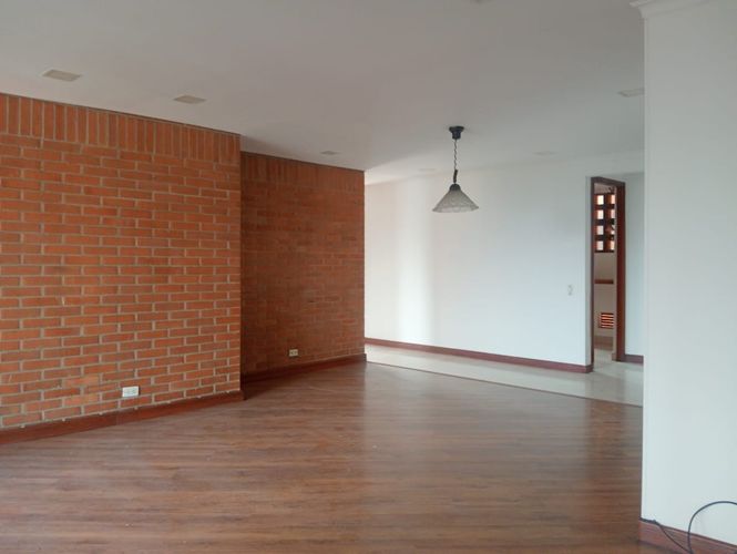 Apartamento de 3 alcobas en arriendo en Laureles, Medellín, 120 m² · foto 10 de 16