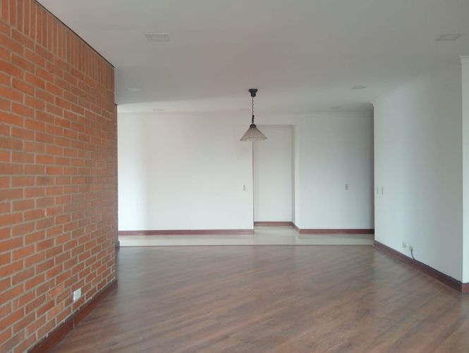 Apartamento de 3 alcobas en arriendo en Laureles, Medellín, 120 m² · foto 4 de 16