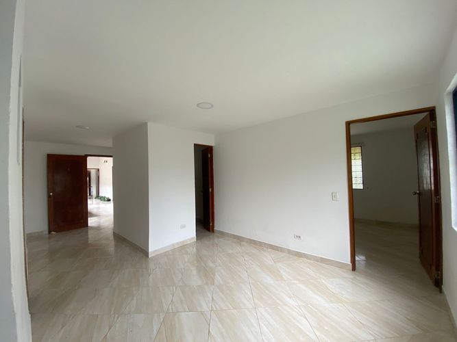 Oficina en arriendo en Camino Verde, Envigado, 450 m² · foto 7 de 12