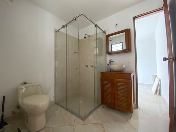 Oficina en arriendo en Camino Verde, Envigado, 450 m² · foto 8 de 12