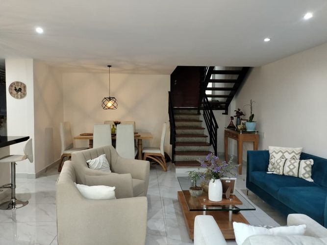 Casa de 4 alcobas en venta en El Poblado, Medellín, 230 m² · foto 2 de 19