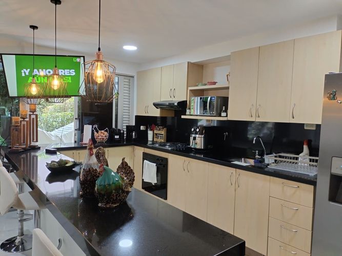 Casa de 4 alcobas en venta en El Poblado, Medellín, 230 m² · foto 5 de 19