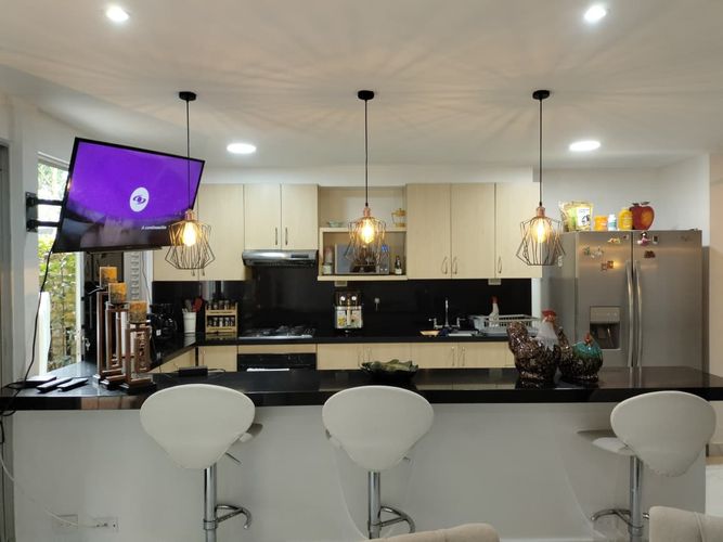 Casa de 4 alcobas en venta en El Poblado, Medellín, 230 m² · foto 6 de 19