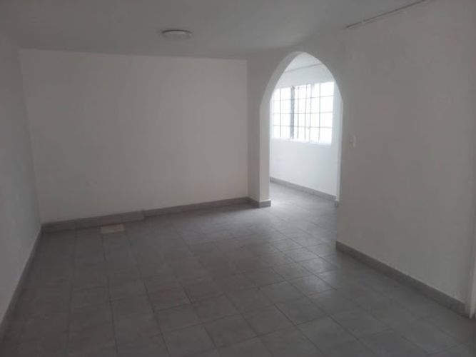 Casa de 4 alcobas en arriendo en Caicedo, Medellín, 150 m² · foto 2 de 24