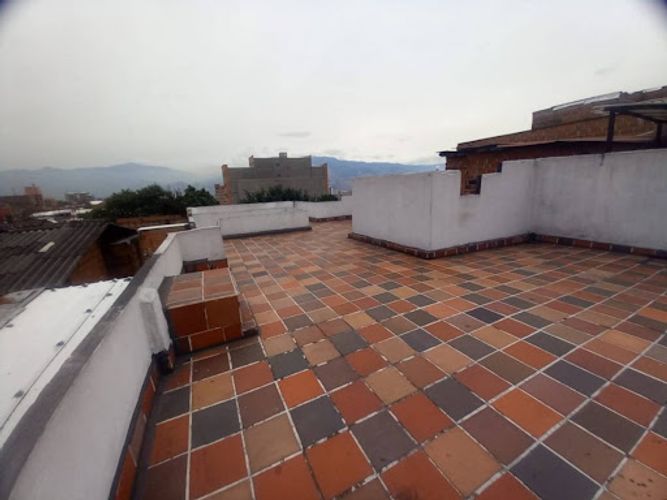 Casa de 4 alcobas en arriendo en Caicedo, Medellín, 150 m² · foto 24 de 24
