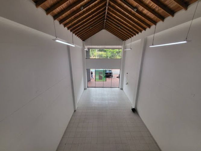 Local en arriendo en Villa Carlota, Medellín, 150 m² · foto 2 de 21