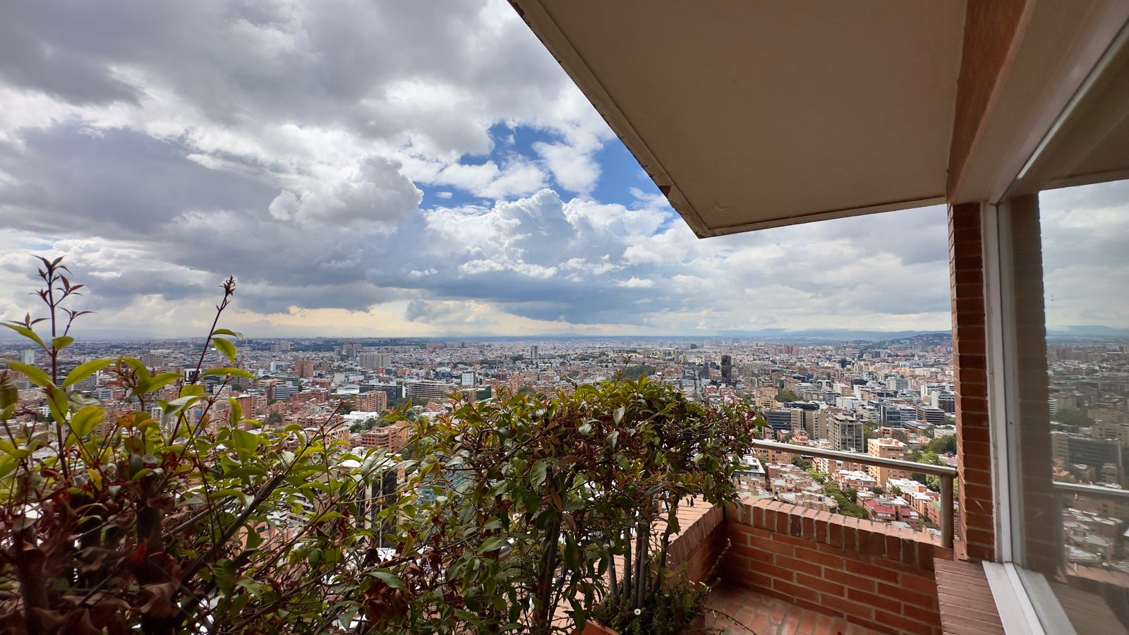 Apartamento en venta en Chicó Alto, Bogotá · foto 2 de 16