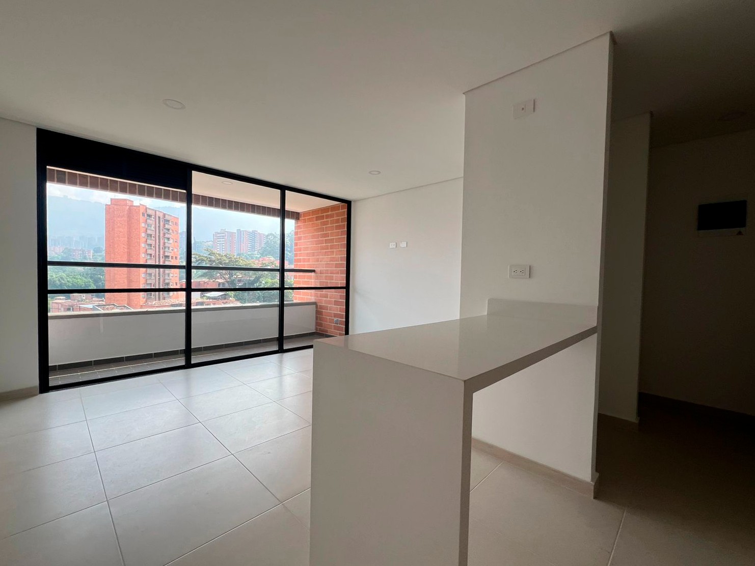 Apartamento en arriendo en Loma Del Barro, Envigado · foto 3 de 16