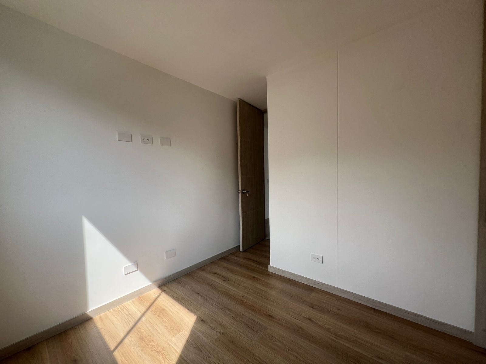 Apartamento en arriendo en Loma Del Barro, Envigado · foto 8 de 16