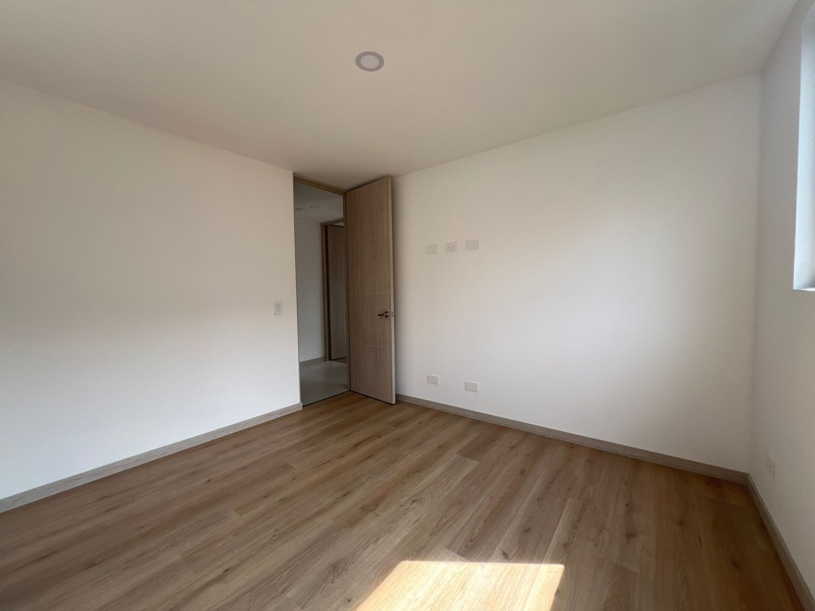 Apartamento en arriendo en Loma Del Barro, Envigado · foto 9 de 16