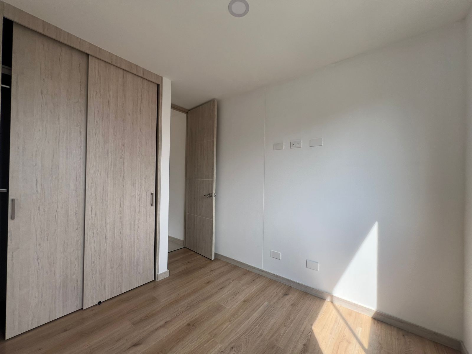 Apartamento en arriendo en Loma Del Barro, Envigado · foto 12 de 16