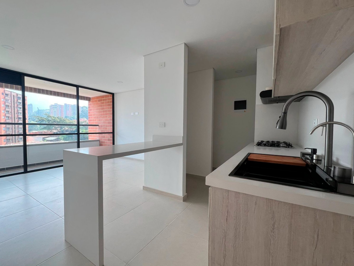 Apartamento en arriendo en Loma Del Barro, Envigado · foto 5 de 16