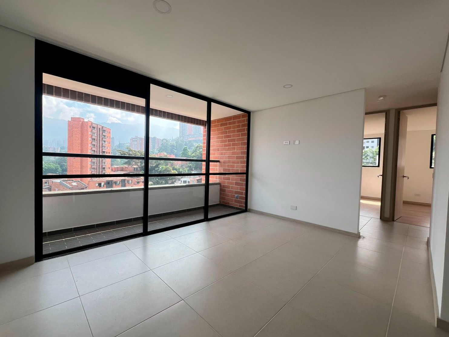 Apartamento en arriendo en Loma Del Barro, Envigado · foto 4 de 16