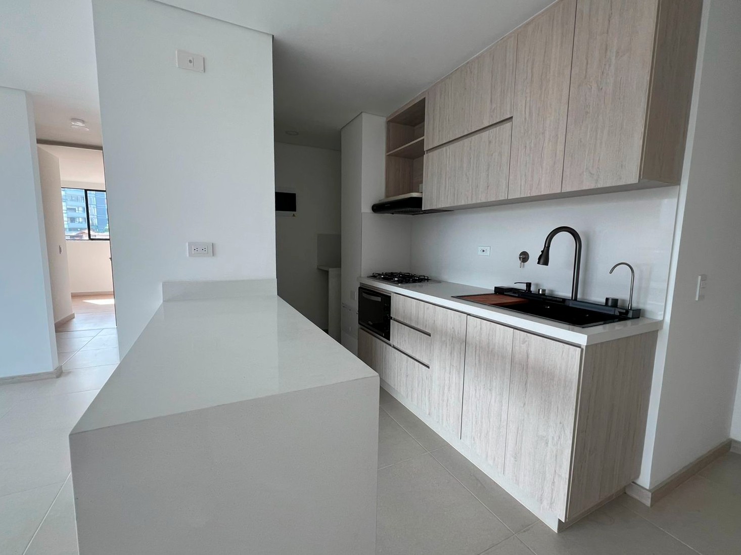 Apartamento en arriendo en Loma Del Barro, Envigado · foto 7 de 16