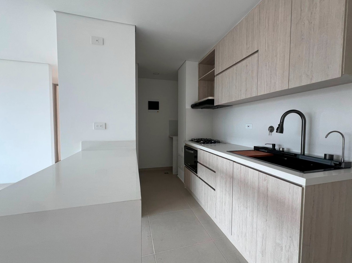 Apartamento en arriendo en Loma Del Barro, Envigado · foto 6 de 16