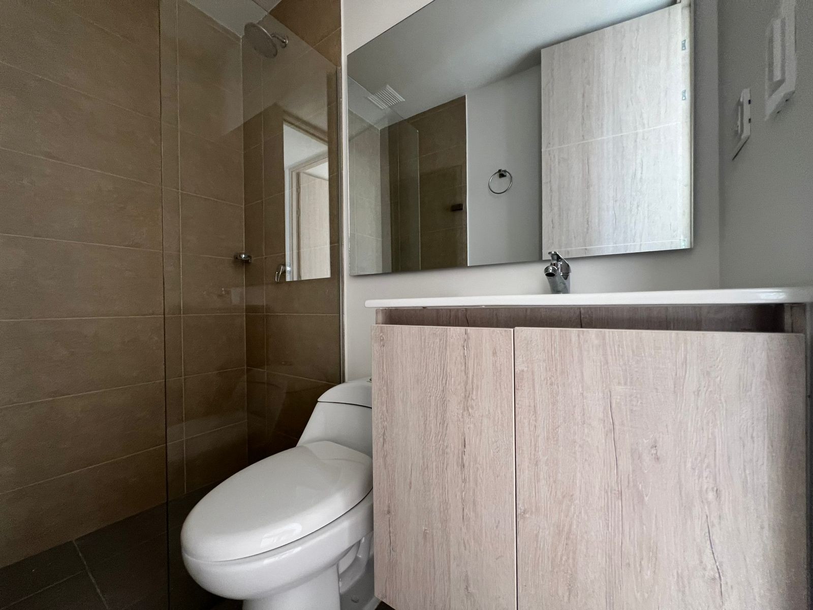Apartamento en arriendo en Loma Del Barro, Envigado · foto 15 de 16