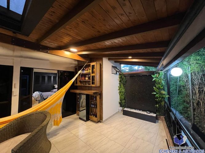 Casa de 3 alcobas en venta en Loma Del Chocho, Envigado, 200 m² · foto 8 de 24