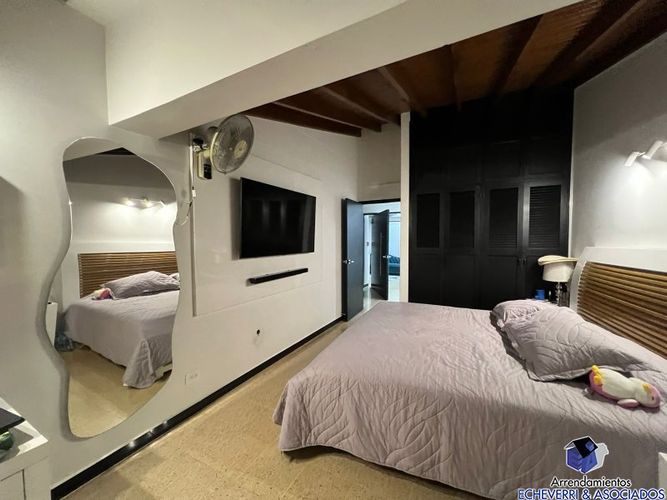 Casa de 3 alcobas en venta en Loma Del Chocho, Envigado, 200 m² · foto 11 de 24