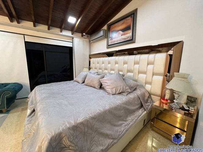 Casa de 3 alcobas en venta en Loma Del Chocho, Envigado, 200 m² · foto 19 de 24